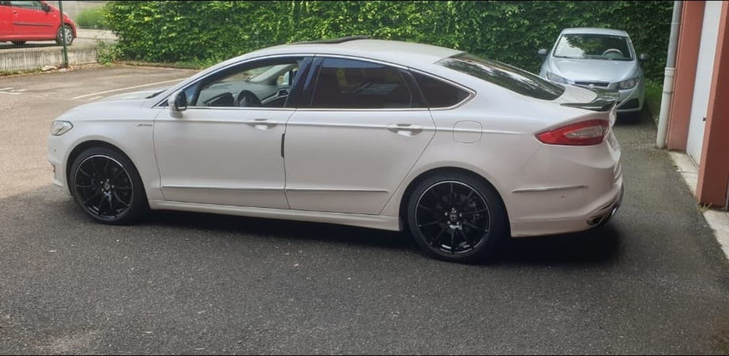 Ford Mondeo Blanche
